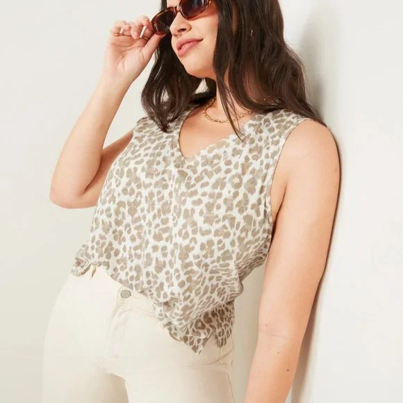 Plus Size Leopard Tank - Picture 5 of 7